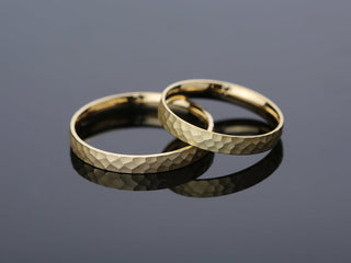 3.0MM Flat Wedding Hammered Band For Women in Solid Gold