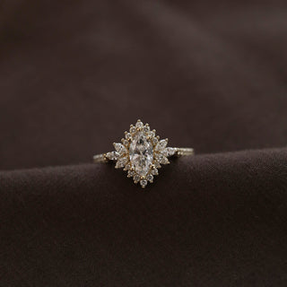 Bague de fiançailles en moissanite avec halo de diamants en grappe de 1,0 ct