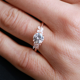 Bague de fiançailles avec diamant solitaire en moissanite taille ronde de 1,28 ct