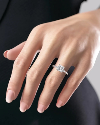 Bague de fiançailles avec diamant taille princesse CVD de 1,0 à 3,0 ct serti pavé et halo caché