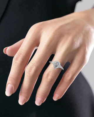 Bague de fiançailles avec diamant taille poire CVD à tige fendue de 2,0 à 4,0 ct