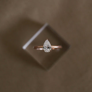 Bague de fiançailles en or massif avec diamant solitaire en forme de poire et moissanite de 0,80 ct