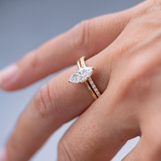 Anillo de compromiso solitario de diamante y moissanita de seis puntas en talla marquesa de 1,0 ct