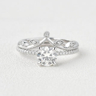 Bague de fiançailles de mariée en moissanite taille brillant ronde de 1,20 ct avec bande incurvée 