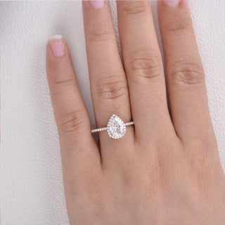 Bague de fiançailles halo en moissanite en forme de poire de 1,25 ct