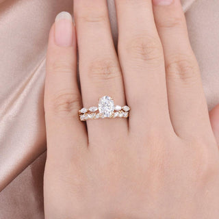 Juego de anillos de boda de talla marquesa con racimo de moissanita de corte ovalado de 1,50 ct para ella 