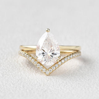 Bague de fiançailles avec solitaire en moissanite en forme de poire de 2,30 ct et alliance incurvée 