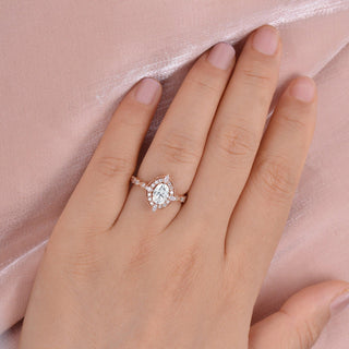 0.94 CT Oval Shaped Moissanite Vintage Halo Engagement Ring