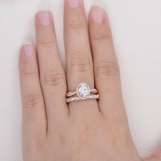 Bague de fiançailles en moissanite à taille ovale de 1,80 ct avec tige Infinity et anneau d'éternité complet 