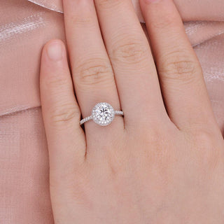 1.0 CT Round Shaped Moissanite Halo Engagement Ring