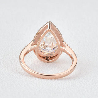 Bague de fiançailles en moissanite taille poire de 3,1 ct avec halo pavé