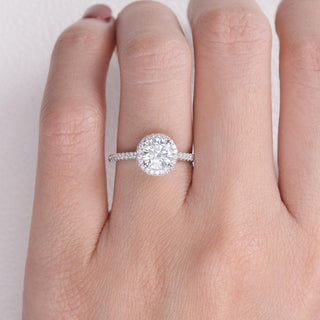 1.0 CT Round Shaped Moissanite Halo Engagement Ring