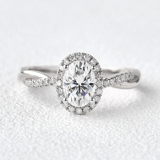 Bague de fiançailles halo en moissanite de forme ovale de 1,33 ct