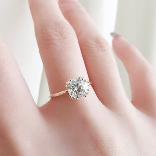 Bague de fiançailles solitaire en moissanite en forme de coussin de 1,50 ct