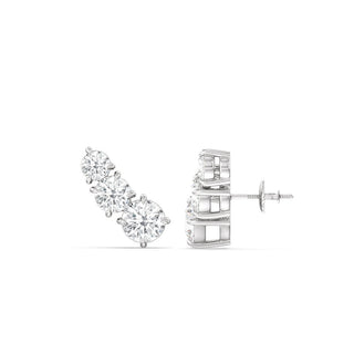 Boucles d'oreilles à trois pierres en diamant et moissanite à taille ronde pour elle