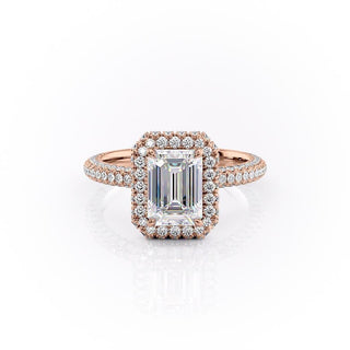 Anillo de compromiso con moissanita con engaste triple pavé y halo de talla esmeralda de 1,91 quilates