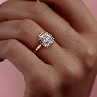 Bague de fiançailles en moissanite avec solitaire taille coussin de 2,0 ct et monture halo cachée