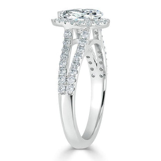 Bague de fiançailles à tige fendue avec halo en moissanite en forme de poire de 0,75 ct