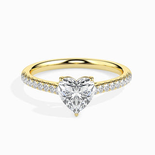 Anillo de compromiso con pavé de diamantes en forma de corazón de 1 ct con diamantes en forma de V