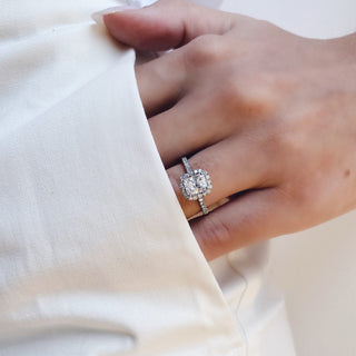 Bague de fiançailles avec diamants en moissanite halo radiant de 1,02 ct pour femme