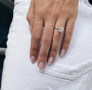 Bague de fiançailles avec diamant solitaire en moissanite taille princesse de 1,50 ct