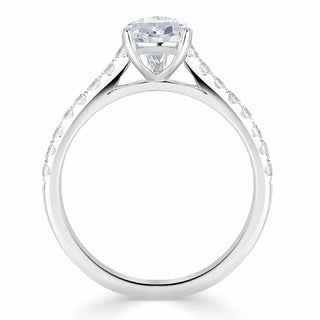 Bague de fiançailles en moissanite solitaire taille poire de 1,33 ct sertie pavée