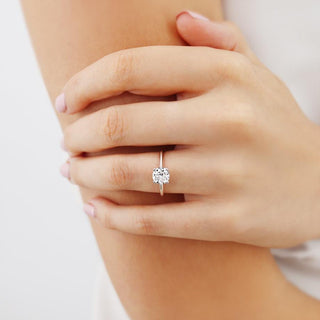 Bague de fiançailles de style solitaire en moissanite de forme ronde de 1,20 ct