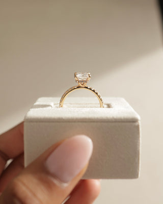 Bague de fiançailles avec halo caché et pavé en moissanite taille radiant de 3,0 ct