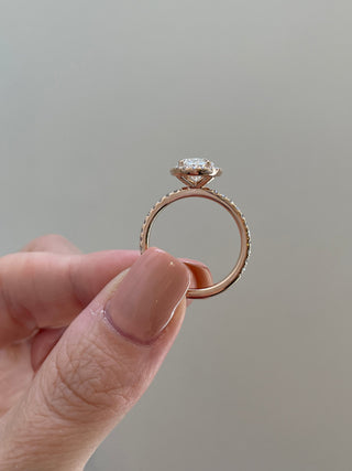 Bague de fiançailles avec halo et pavé de moissanite taille ovale de 1,53 ct