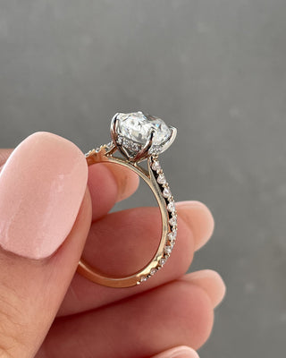 Bague de fiançailles avec diamant ovale de 1,50 à 3,50 ct et halo caché