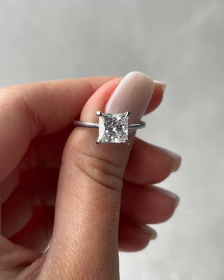 Anillo de compromiso con diamantes cultivados en laboratorio con halo oculto de princesa de 1,50 a 3,50 quilates