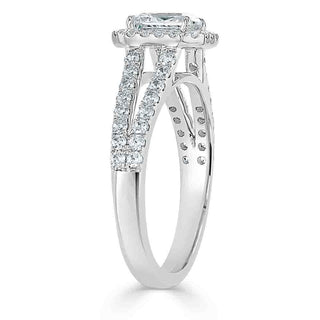 Bague de fiançailles à tige fendue avec halo en moissanite de forme radiante de 0,75 ct