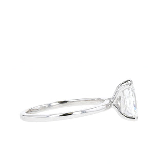 Anillo de compromiso solitario con diamante de moissanita de cuatro puntas y radiante de 1,70 ct