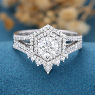 Ensemble de mariage avec diamants ronds en moissanite et double halo de 0,68 ct