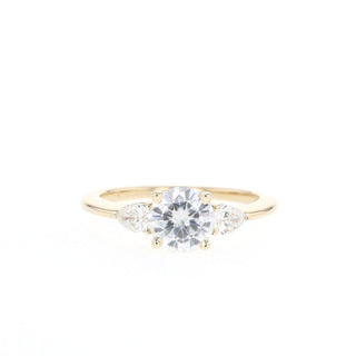 Bague de fiançailles solitaire en diamant et moissanite ronde à trois pierres de 1,05 ct