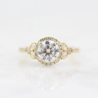 1.0 CT Round Shaped Moissanite Halo Engagement Ring