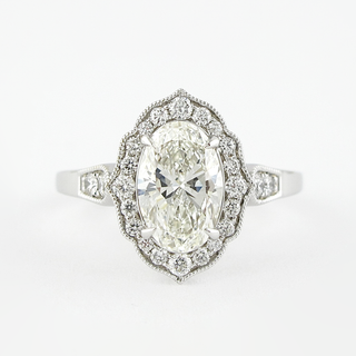 Bague de fiançailles vintage halo en moissanite de forme ovale de 1,91 ct