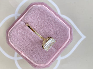 Anillo de compromiso con diamante solitario E-VS de 3,01 ct con esmeralda