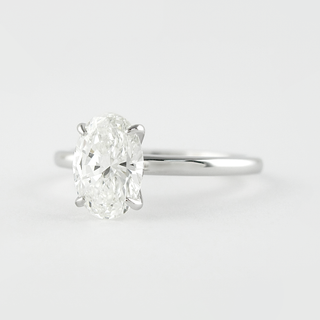 Bague de fiançailles solitaire en moissanite à 4 griffes de taille ovale de 1,21 ct