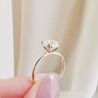 Bague de fiançailles solitaire en moissanite en forme de coussin de 1,60 ct