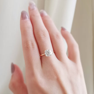 Bague de fiançailles solitaire en moissanite en forme de coussin de 1,60 ct