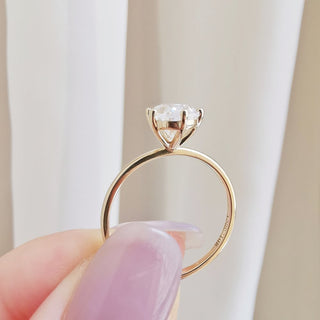 Bague de fiançailles solitaire en moissanite en forme de poire de 1,36 ct