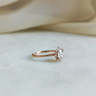 0.80 CT Round Shaped Cluster Halo Engagement Ring