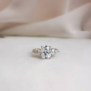 2.0 CT Oval Shaped Moissanite Three Stone Engagement Ring