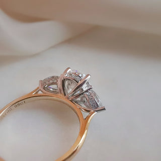 2.0 CT Oval Shaped Moissanite Three Stone Engagement Ring