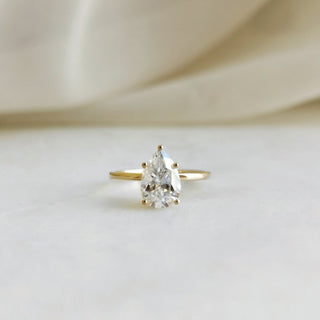 Bague de fiançailles solitaire en moissanite en forme de poire de 1,36 ct