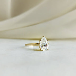 Bague de fiançailles solitaire en moissanite en forme de poire de 1,36 ct