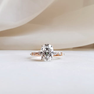 Bague de fiançailles solitaire en moissanite de forme ovale de 1,70 ct