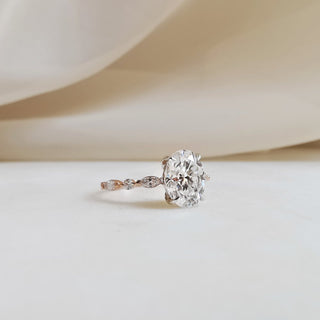 Bague de fiançailles solitaire en moissanite de forme ovale de 1,70 ct