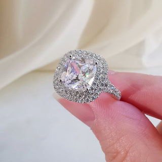 Bague de fiançailles à double halo en moissanite en forme de coussin de 3,0 ct